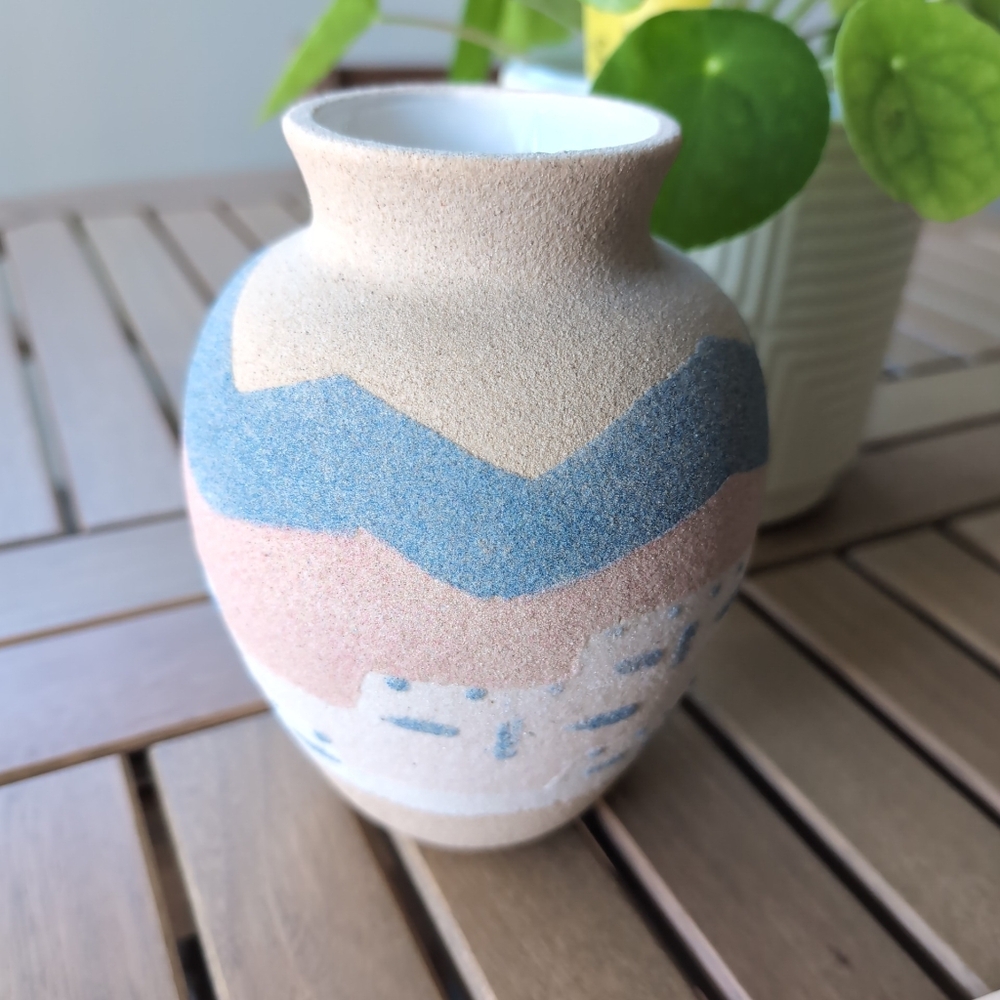 Navajo Sand Art Vase – Authentic Southwestern Pottery, Native American Home Deco
